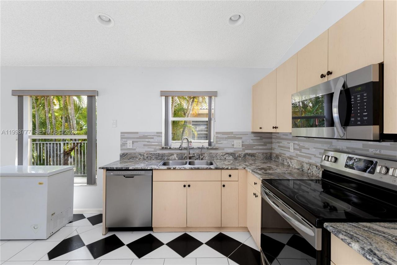 19401 SW 15th St, Pembroke Pines, FL 33029 Photo