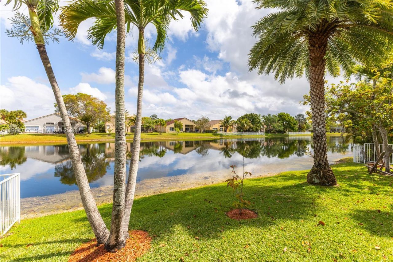 19401 SW 15th St, Pembroke Pines, FL 33029 Photo