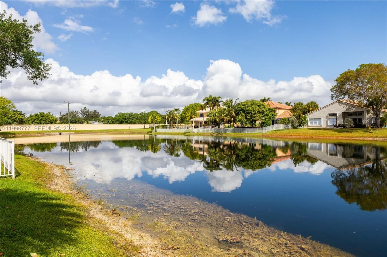 19401 SW 15th St, Pembroke Pines, FL 33029 Photo