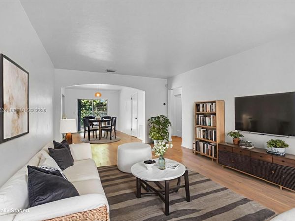 10 Century Ln , Miami Beach, FL 33139