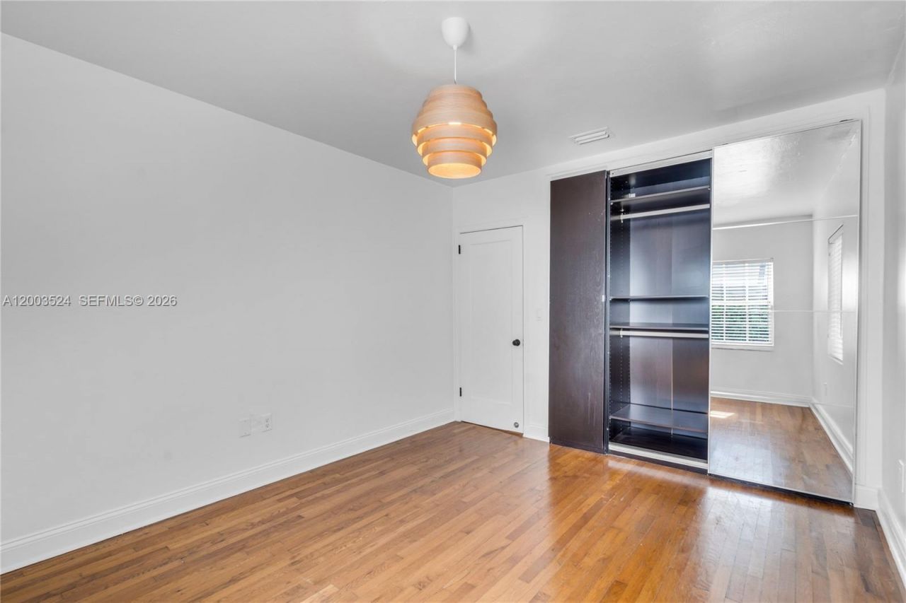 10 Century Ln , Miami Beach, FL 33139 Photo