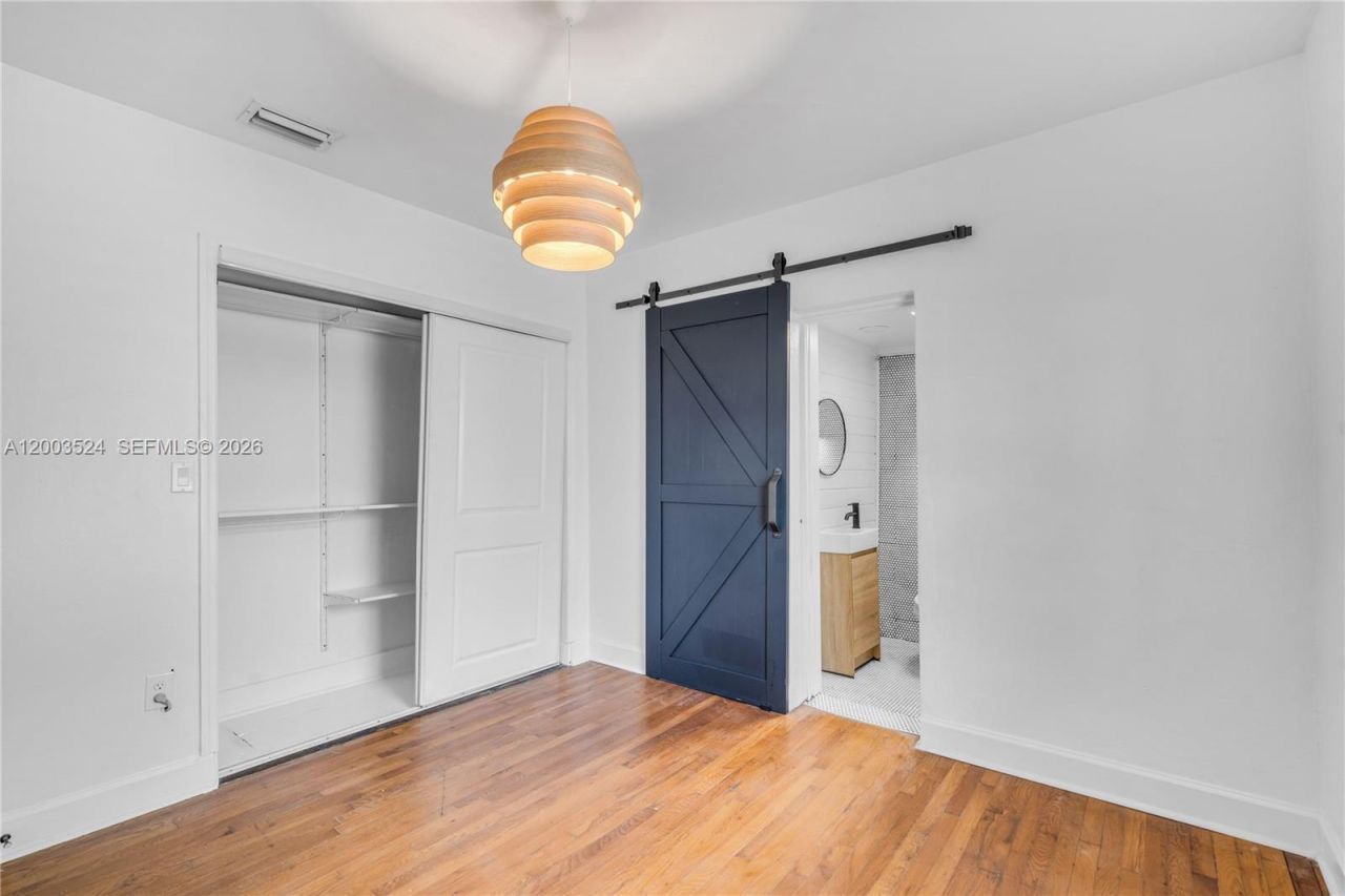 10 Century Ln , Miami Beach, FL 33139 Photo