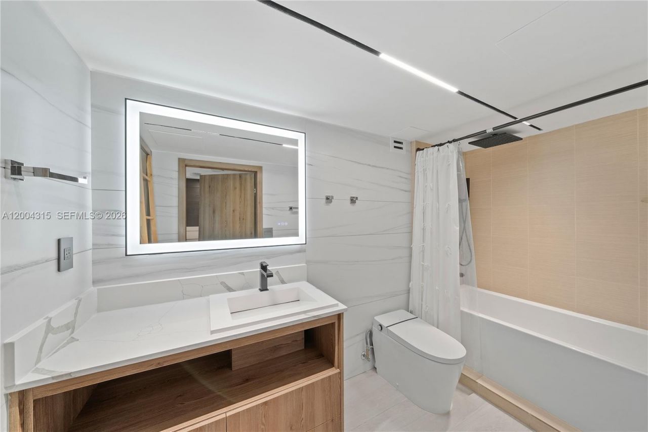 2301 Collins Ave, Unit 432, Miami Beach, FL 33139 Photo