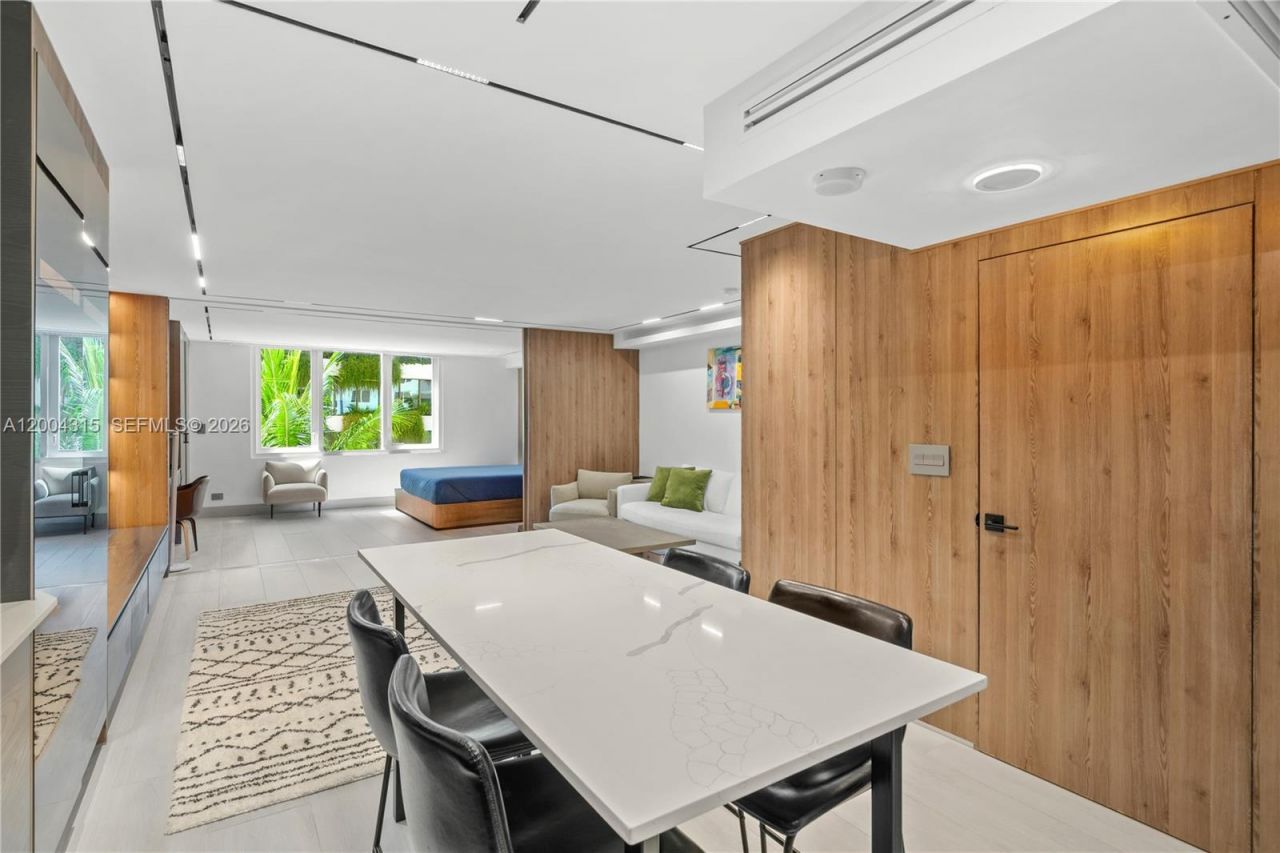 2301 Collins Ave, Unit 432, Miami Beach, FL 33139 Photo