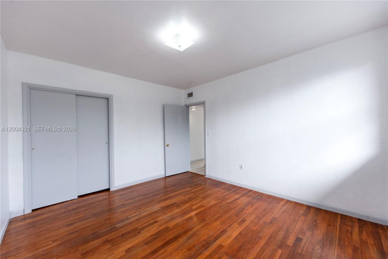 1255 Marseille Dr , Unit 25, Miami Beach, FL 33141 Photo