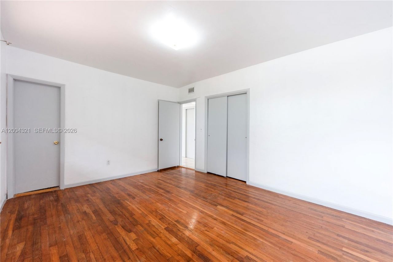 1255 Marseille Dr , Unit 25, Miami Beach, FL 33141 Photo