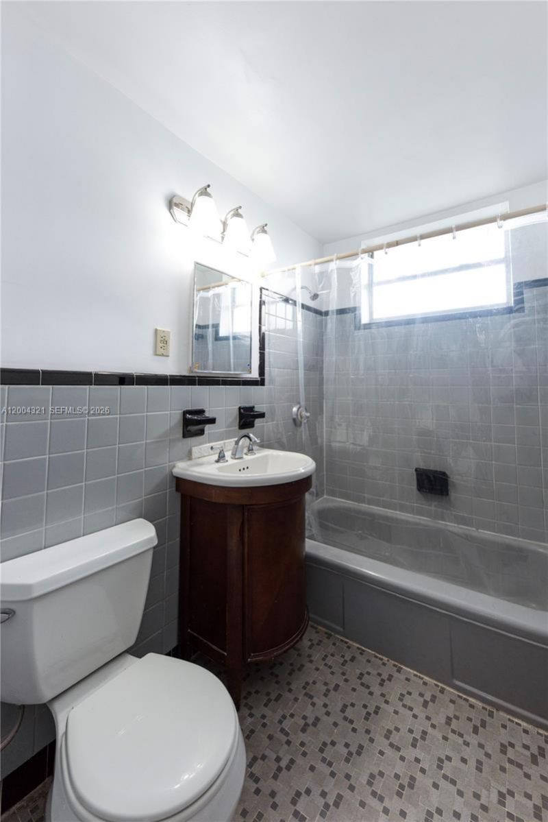 1255 Marseille Dr , Unit 25, Miami Beach, FL 33141 Photo