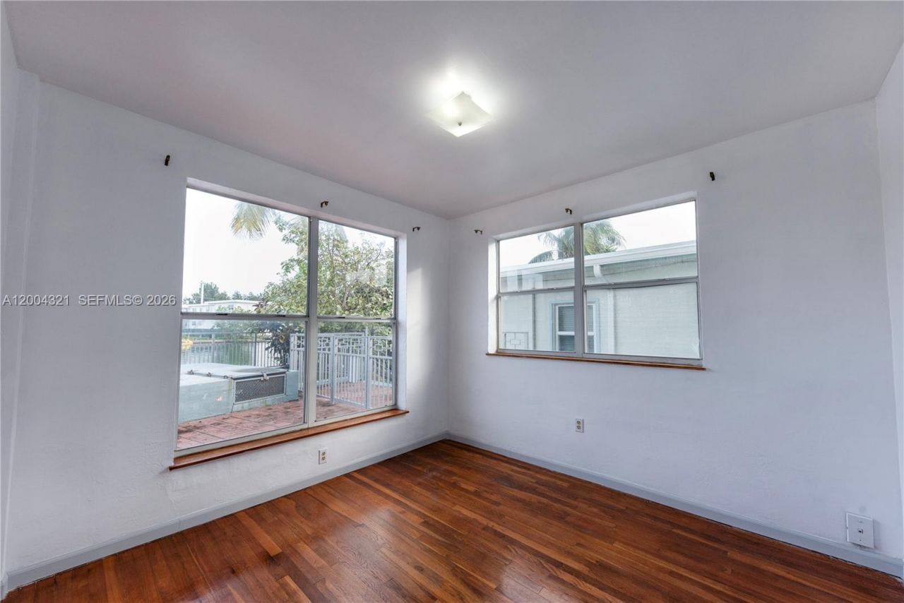 1255 Marseille Dr , Unit 25, Miami Beach, FL 33141 Photo