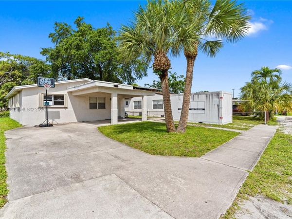 723 NW 15th Ter , Fort Lauderdale, FL 33311