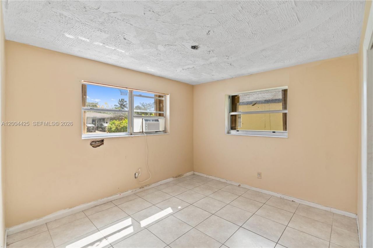 723 NW 15th Ter, Fort Lauderdale, FL 33311 Photo