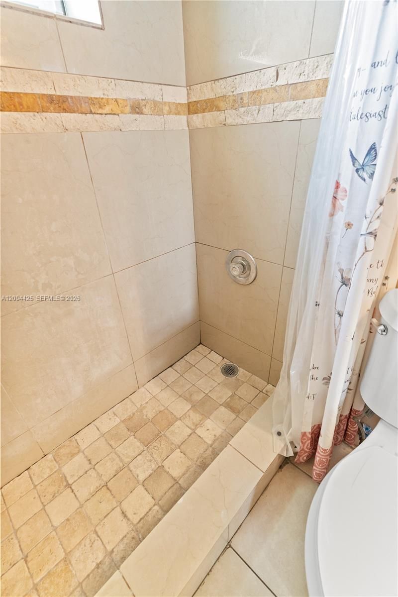 723 NW 15th Ter, Fort Lauderdale, FL 33311 Photo