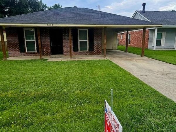8708 Montclair St, Denham Springs, LA 70726
