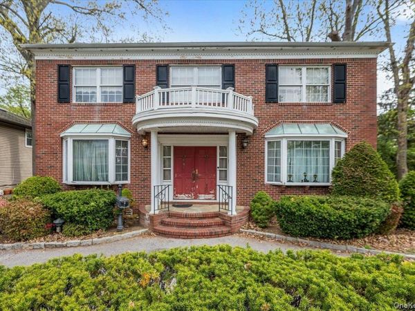 497 Tulip Avenue , Floral Park, NY 11001