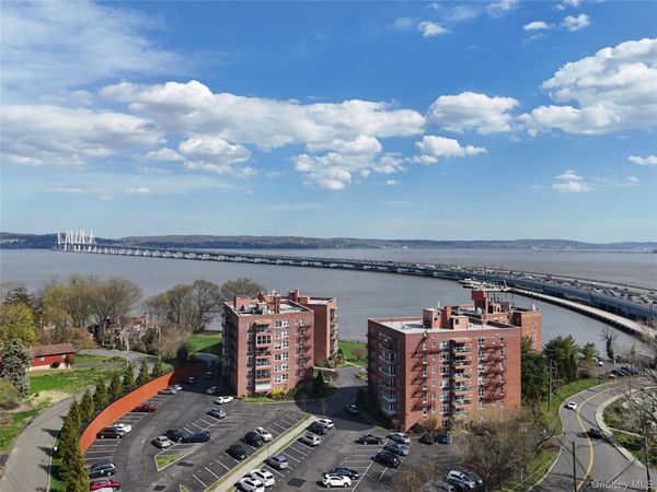 2 Salisbury Point , Unit 4-E, Nyack, NY 10960