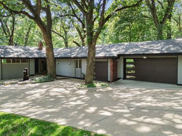 9323 Oak Street , Omaha, NE 68124