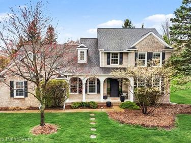 3692 Sunnyside Court, Oakland Twp, MI 48306