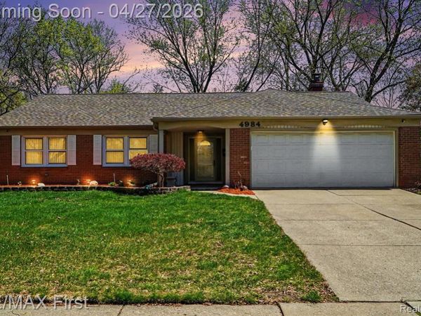 4984 Hyde Park Drive, Troy, MI 48085