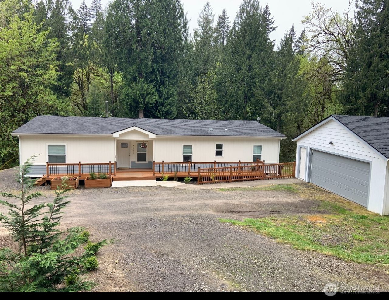 2571 Hazel Dell Road , Castle Rock, WA 98611