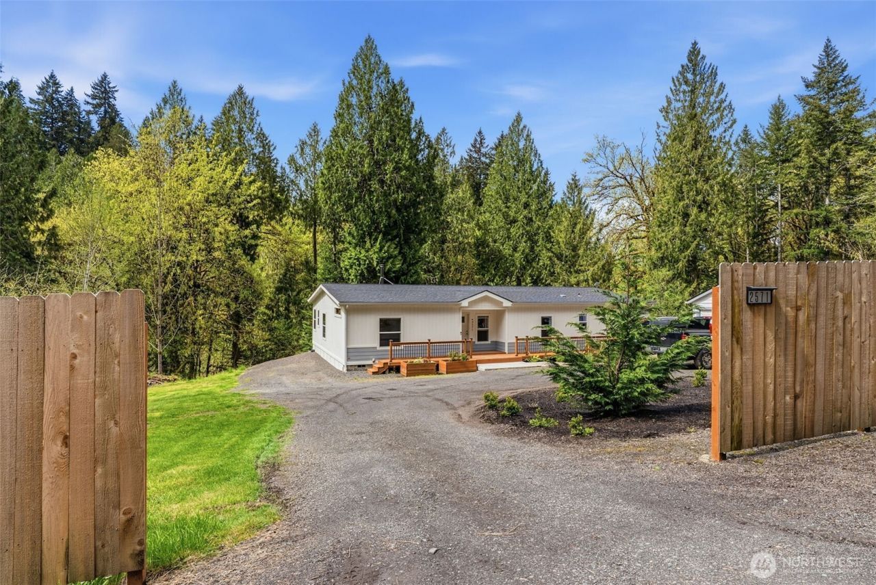 2571 Hazel Dell Road , Castle Rock, WA 98611