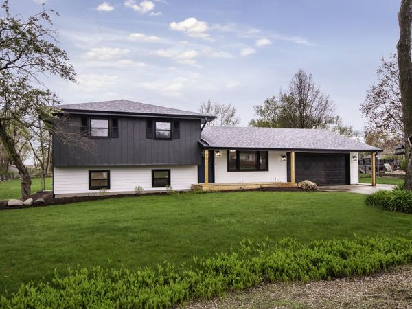 931 Regent Street , New Lenox, IL 60451