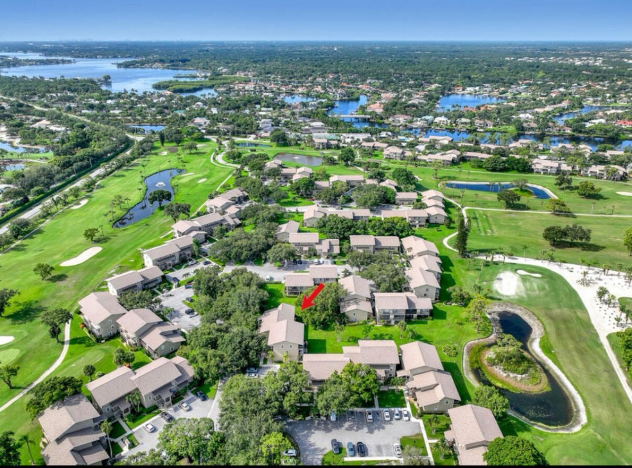 18390 SE Wood Haven Lane, Unit E, Jupiter, FL 33469 Photo