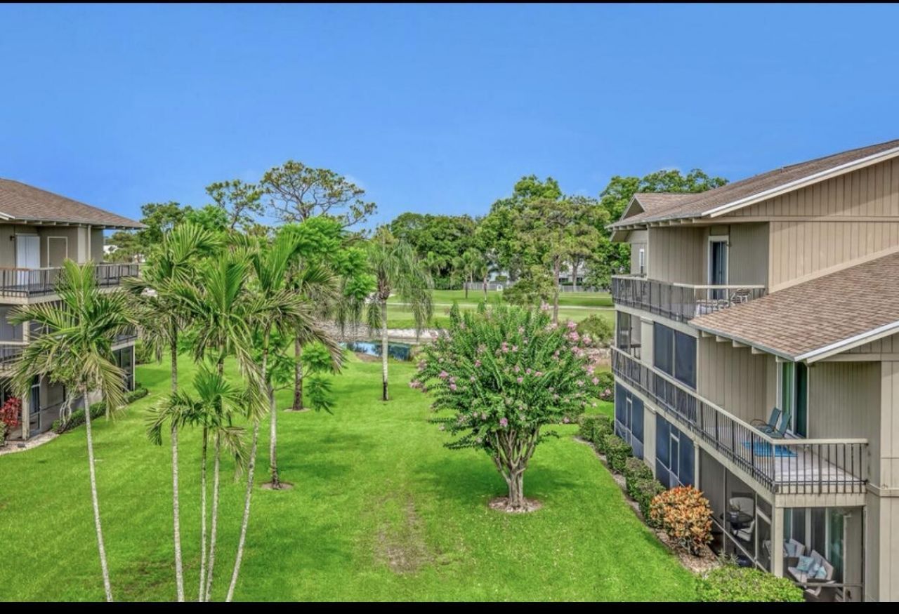18390 SE Wood Haven Lane, Unit E, Jupiter, FL 33469 Photo