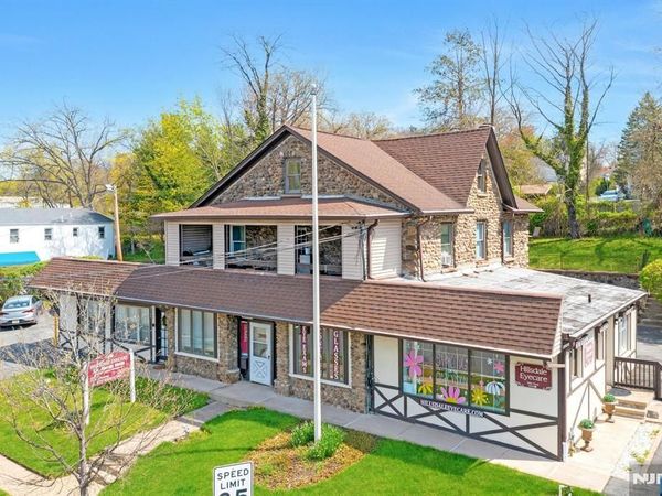 330 Broadway, HILLSDALE, NJ 07642