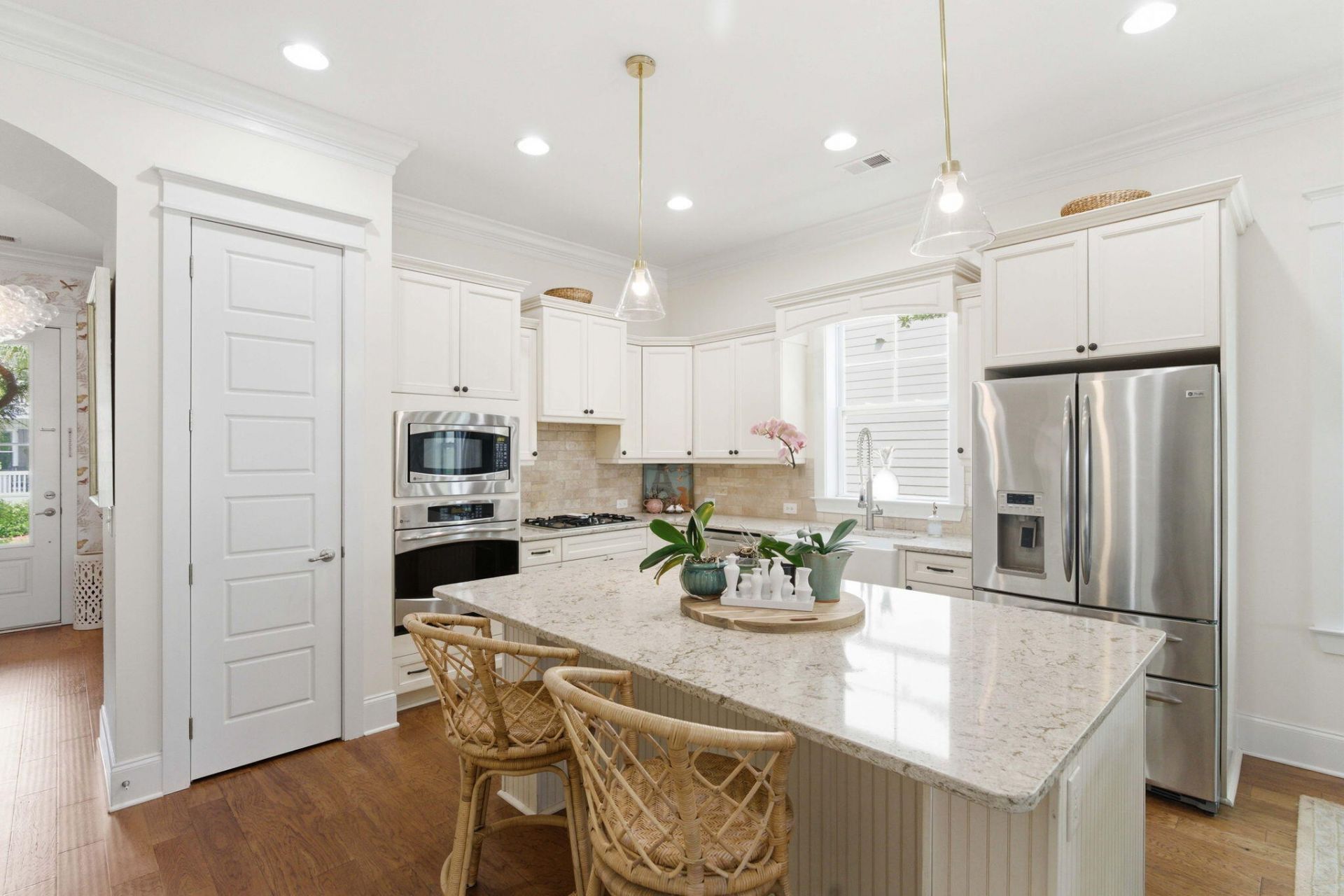 2511 Gatewood Street Photo 9