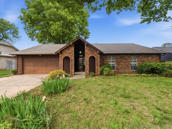 7025 E 77th Street , Tulsa, OK 74133