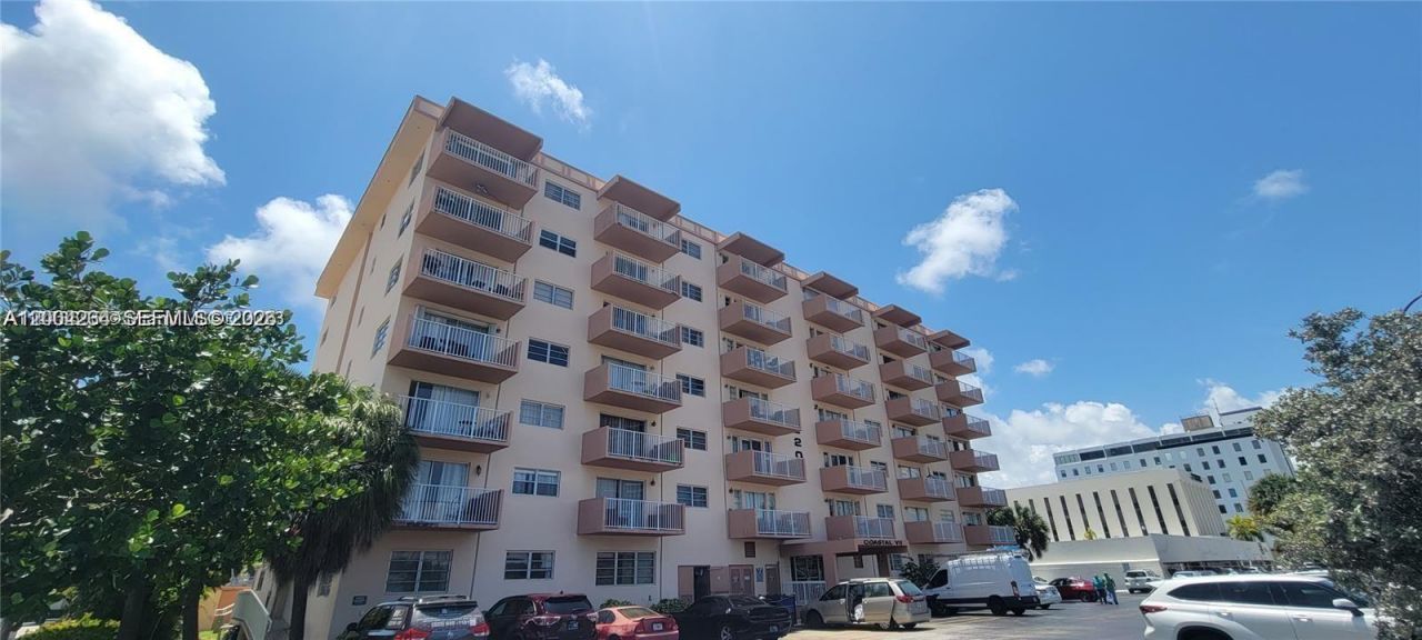 2200 E Hallandale Beach Blvd, Unit 303, Hallandale Beach, FL 33009 Photo
