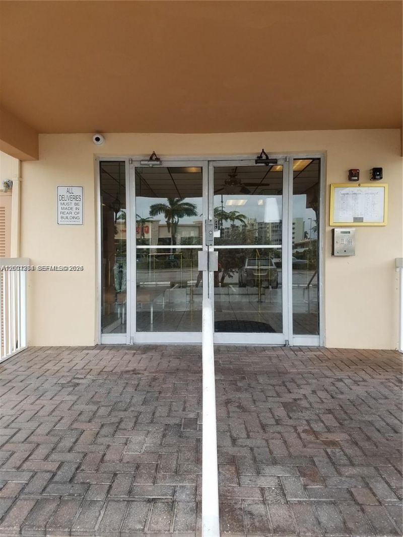 2200 E Hallandale Beach Blvd, Unit 303, Hallandale Beach, FL 33009 Photo