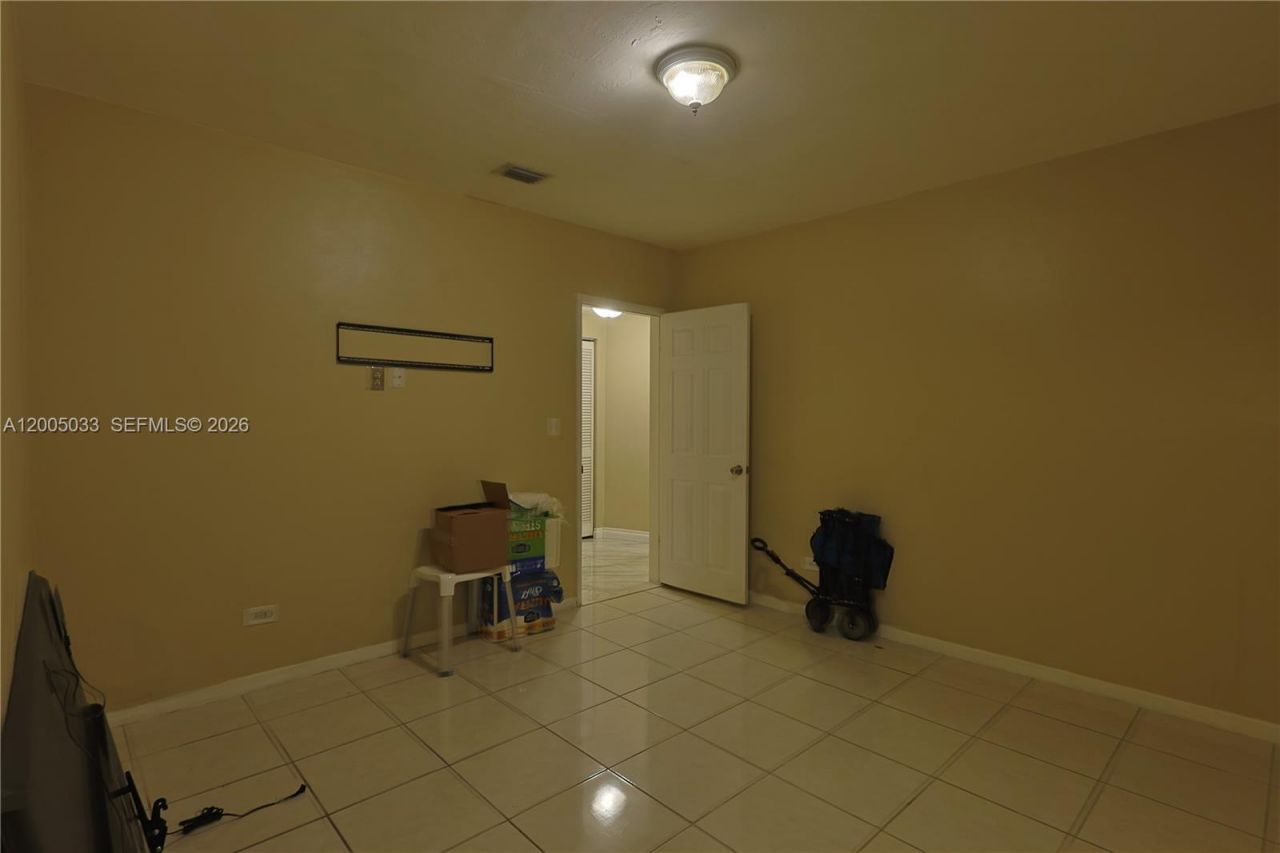 4147 W 8th Ave, Hialeah, FL 33012 Photo