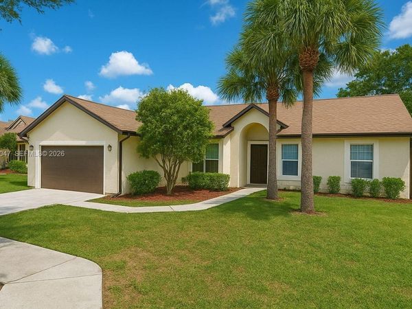 19922 NW 88th Ave , Hialeah, FL 33018