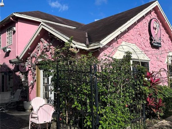 17840 W Dixie Hwy , North Miami Beach, FL 33160