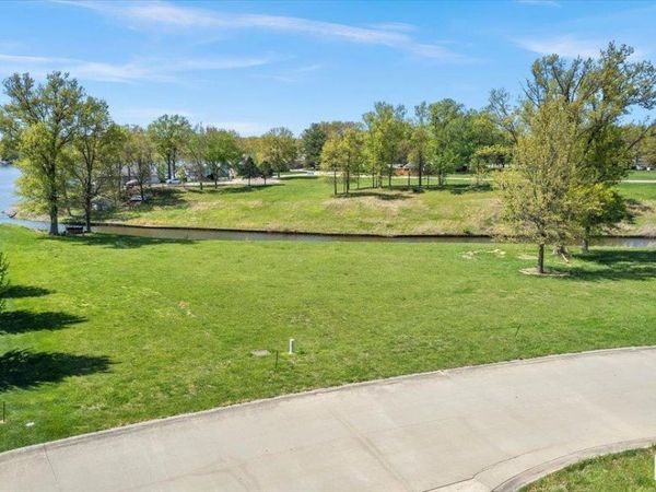 37 Lake Vista Drive, Taylorville, IL 62568