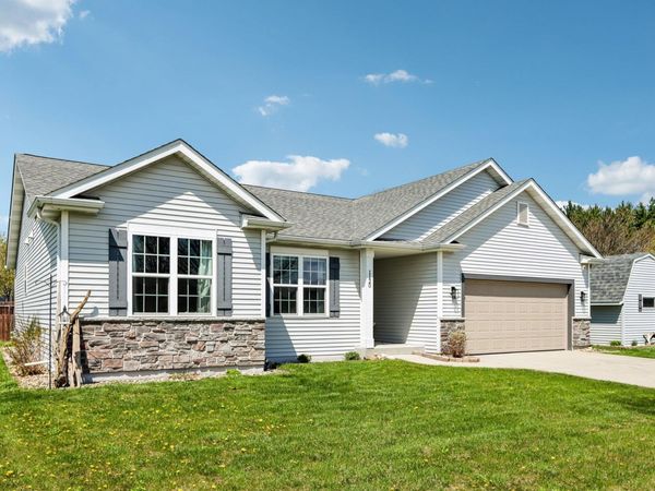 1120 Black Walnut Pass, Johnson Creek, WI 53094