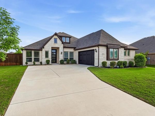 4054 Grove Valley Road , Midlothian, TX 76065