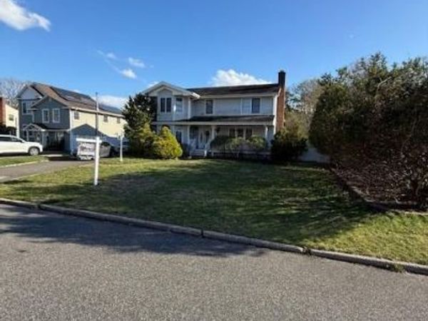 90 Fawn Drive , East Islip, NY 11730