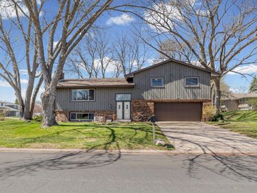 3219 Flag Avenue N, New Hope, MN 55427