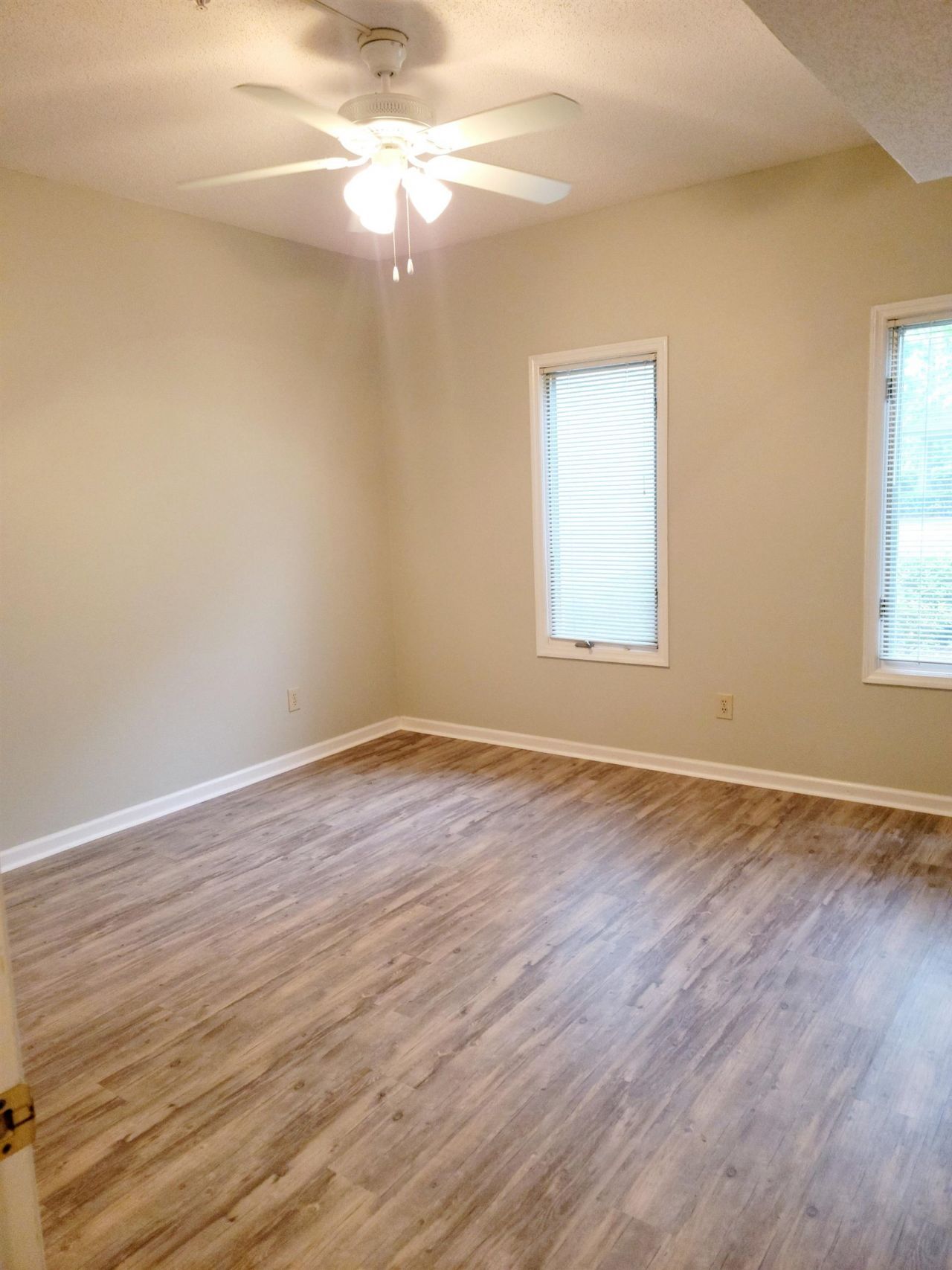 1221 Tidewater Dr.  Photo 6