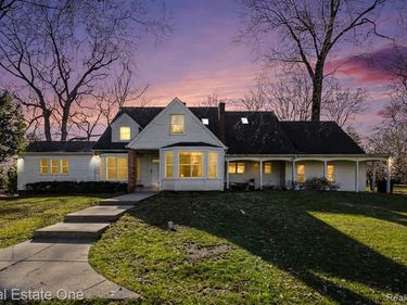 5840 Inkster Road, West Bloomfield Twp, MI 48323