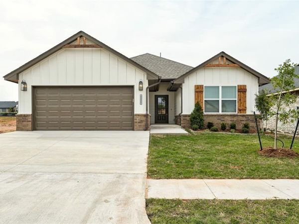 4316 Ranchwood Drive, Edmond, OK 73025