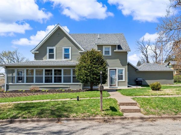 128 S Gill Street , Monticello, IA 52310