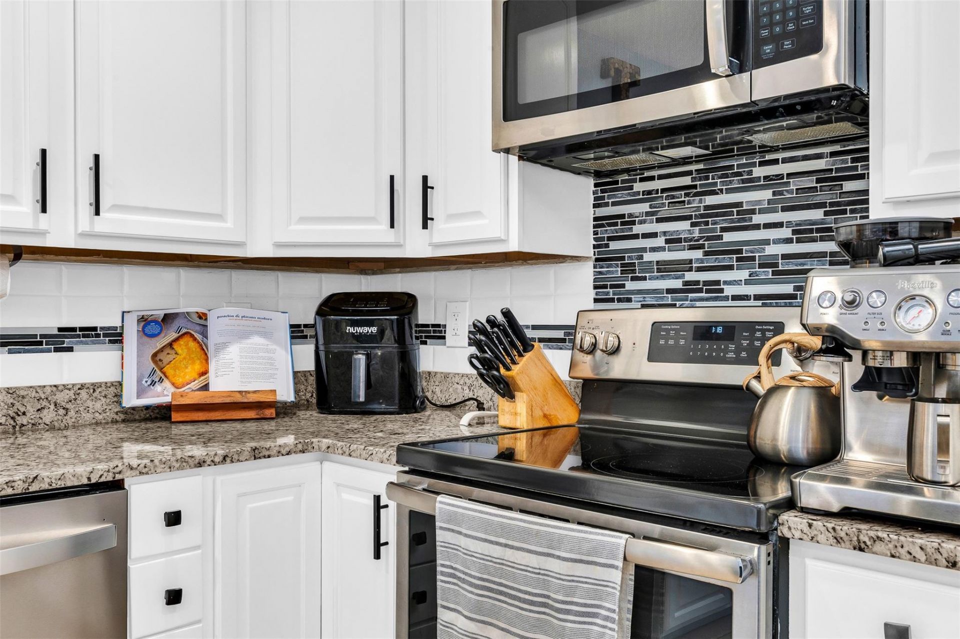 3860 NW 122nd Terrace, Sunrise, FL 33323 Photo