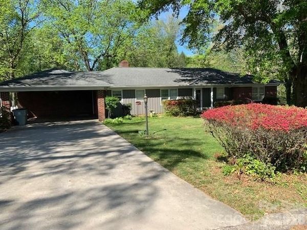 811 Hilton Street NE, Lenoir, NC 28645