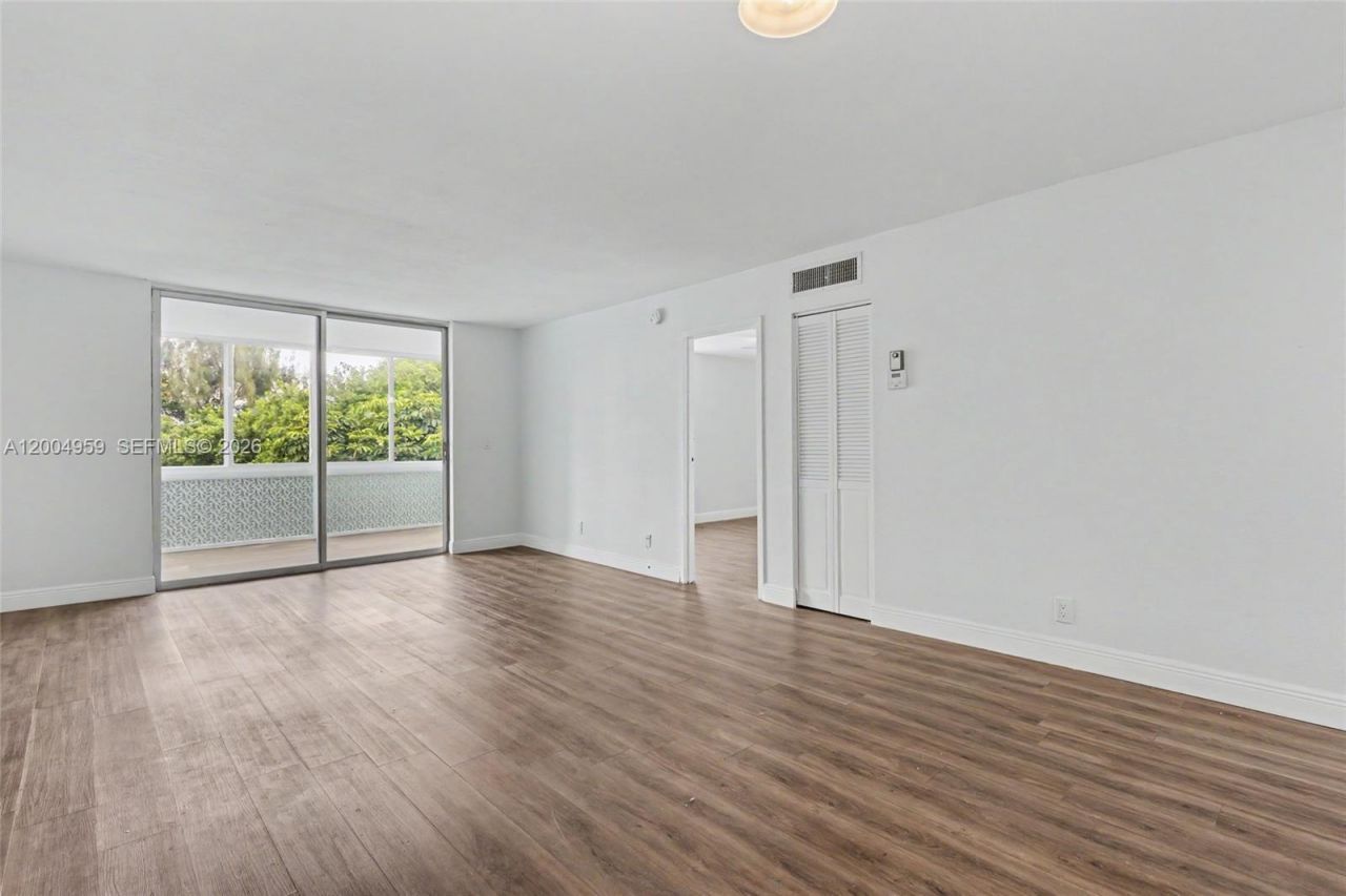 1402 NW 80th Ave , Unit 302, Margate, FL 33063 Photo