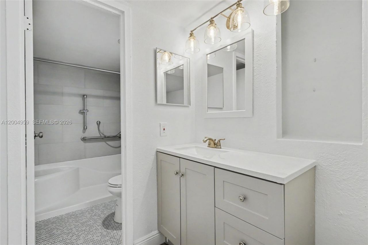 1402 NW 80th Ave , Unit 302, Margate, FL 33063 Photo