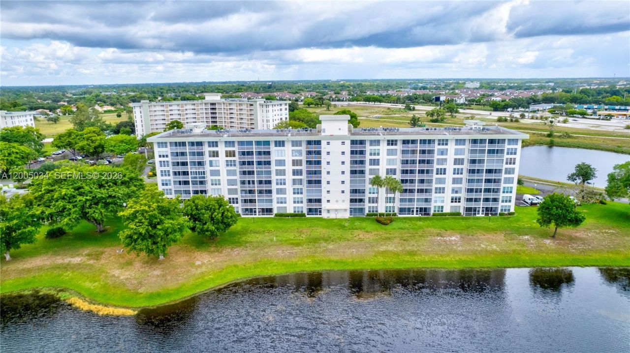 3091 N Course Dr , Unit 702, Pompano Beach, FL 33069 Photo