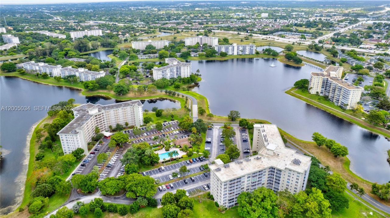 3091 N Course Dr , Unit 702, Pompano Beach, FL 33069 Photo