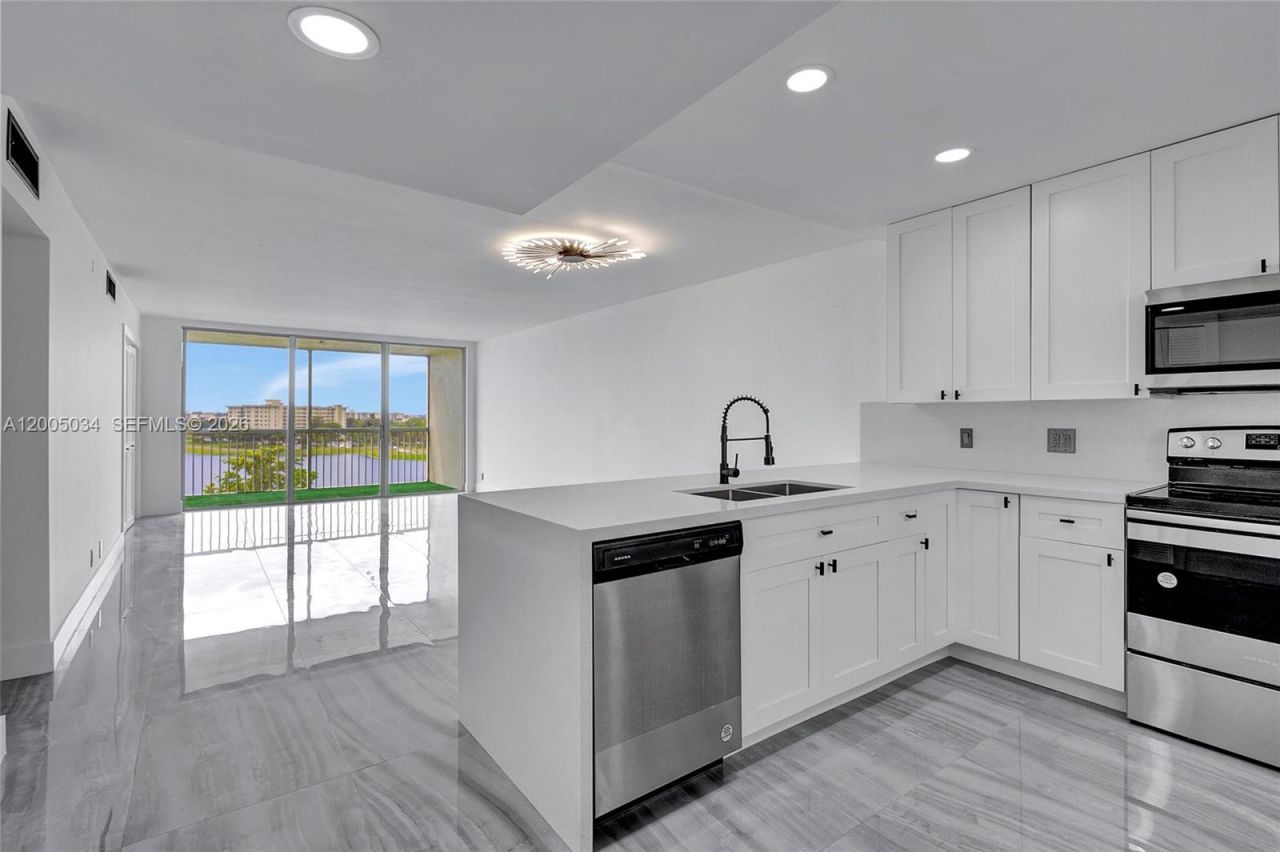 3091 N Course Dr , Unit 702, Pompano Beach, FL 33069 Photo